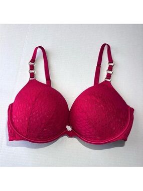 Victoria’s Secret Very Sexy Push-up Bra Red Lace Gold Ring Straps Size 38C NWOT
